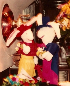 Decoration : Animated Rabbit figurines