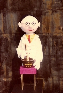 Pharmacist-kinetic figurine